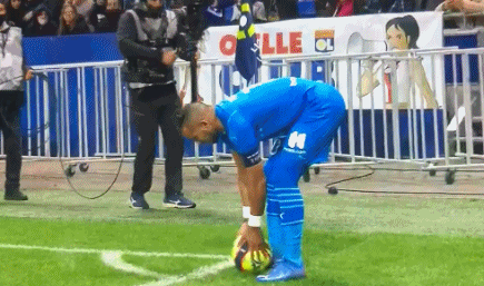 科莫利：尤文的DNA是胜利；足球书籍有些无聊我喜欢科学文章（科莫利：尤文骨子里是胜利基因；足球书太无聊，我更爱科学文章）