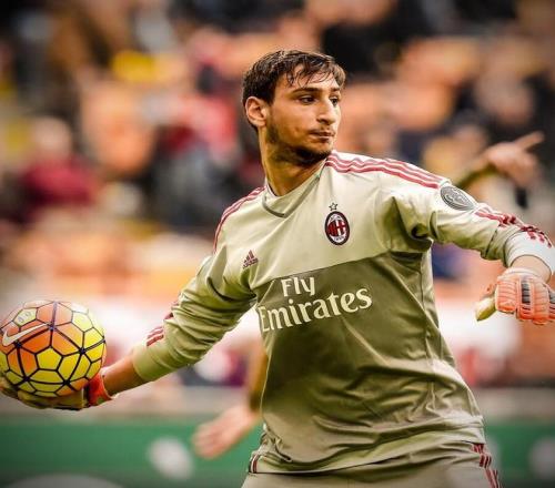 里夫斯完成高难度2+1，单节得到22分（里夫斯打成高难2+1，单节独得22分）