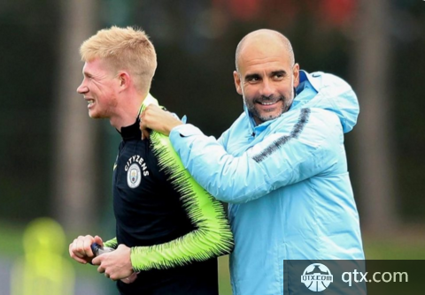 老友相见，孙兴慜赛后与正在恢复的热刺前队友们聊天（赛后重逢，孙兴慜与正在康复的热刺旧友畅聊）