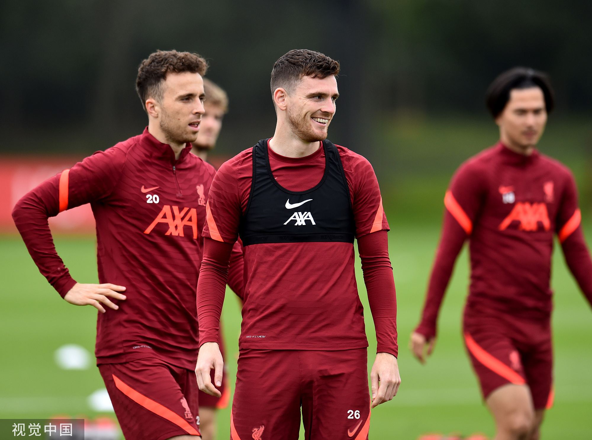 球报：尤文和曼市双雄有意尤尔曼德，后者被葡体定价约6000万欧（球报称：尤文与曼市双雄有意尤尔曼德，葡体要价约6000万欧元）