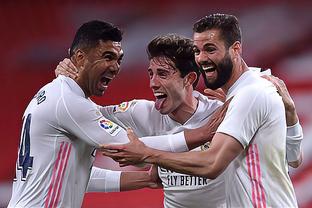 范德萨观战曼联4-1狼队，获官方俏皮回应（范德萨现身见证曼联4-1狼队，官方幽默回应）