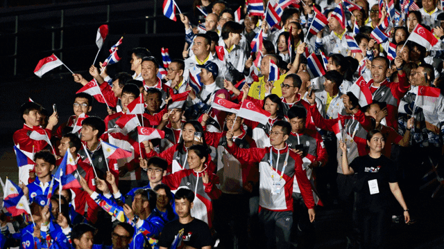 曼奇尼：小法赛后来我面前说，我在场上的话比他当年还要多（曼奇尼：赛后小法打趣，我在场上比他当年更健谈）