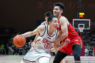 TA：皇马对阿诺德的伤势感到担忧；卡马文加的情况并不严重（TA：皇马忧心阿诺德伤情，卡马文加无大碍）