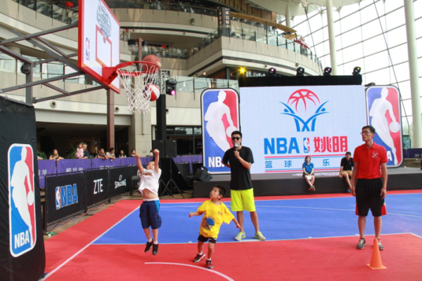 万项谈梅开二度：只能说运气比较好，赶上了这两个进球（万项：梅开二度只是运气好，恰巧赶上那两球）