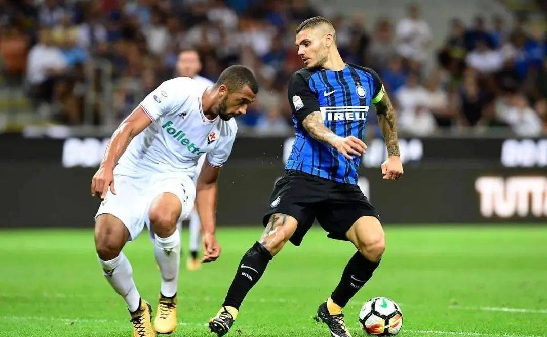 曼联本赛季在劫富济贫中表现突出，对阵强队全胜，但中下游球队难求一胜，有望争夺欧冠资格。（曼联本季劫富济贫显著：强强对话全胜，打弱旅难求一胜，欧冠席位在望）